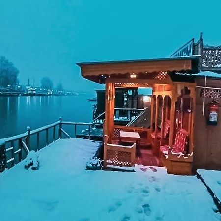Hb Nancy Group Of Houseboats Otel Srīnagar Dış mekan fotoğraf
