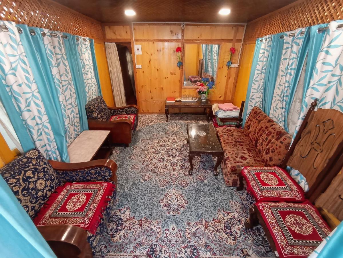 Hb Nancy Group Of Houseboats Otel Srīnagar Dış mekan fotoğraf