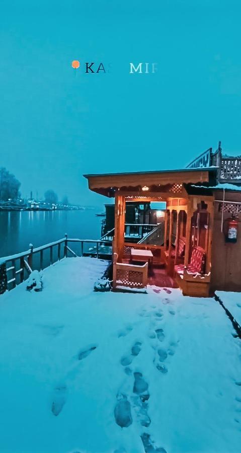 Hb Nancy Group Of Houseboats Otel Srīnagar Dış mekan fotoğraf