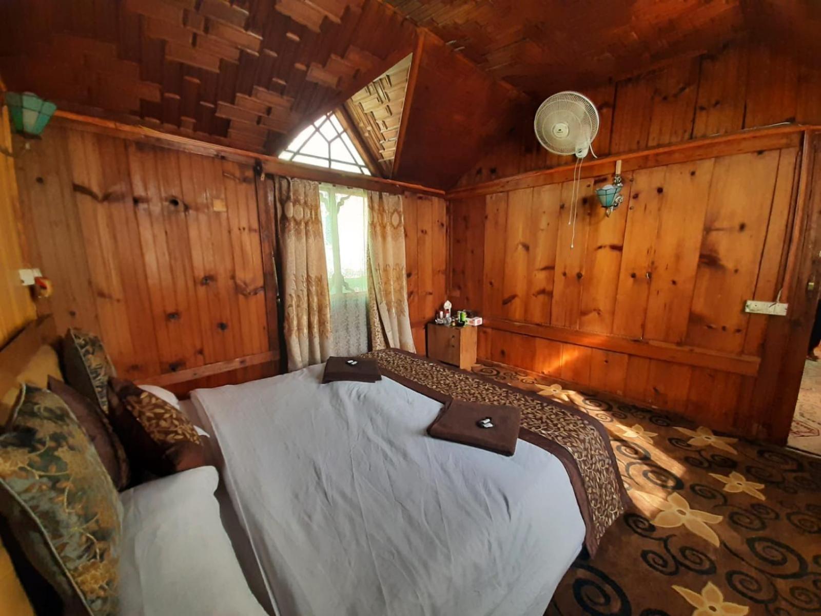 Hb Nancy Group Of Houseboats Otel Srīnagar Dış mekan fotoğraf